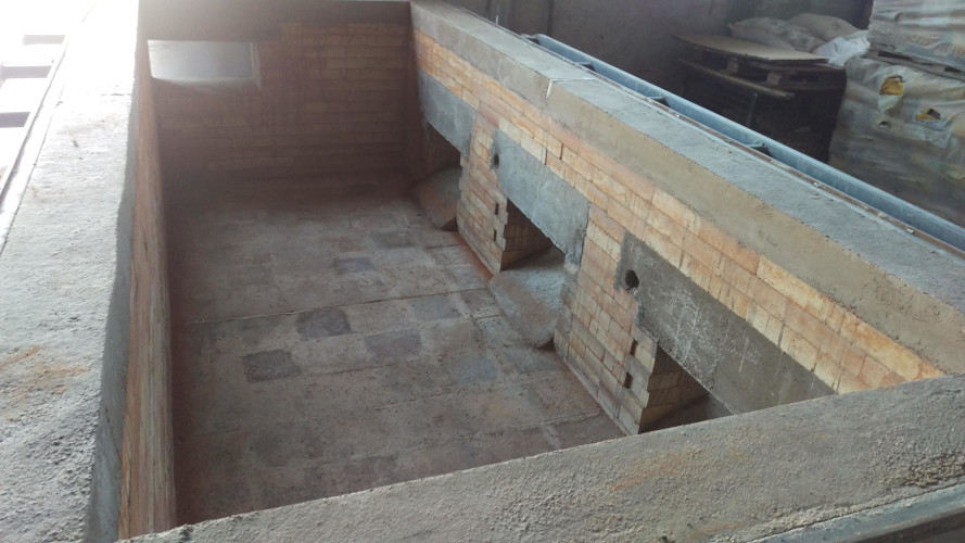 Brickwork for waste box-type incinerator